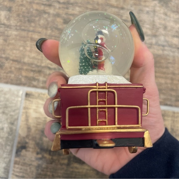 Thomas Kinkade Wonderland Express Snow Globe Train Winter Wonderland Snow Man - Picture 3 of 8